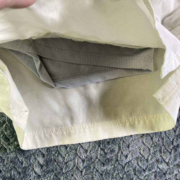 Men’s Fabletics Athletic Shorts Medium Off-White Lined 5’’Inseam Fundamental - Picture 4 of 9